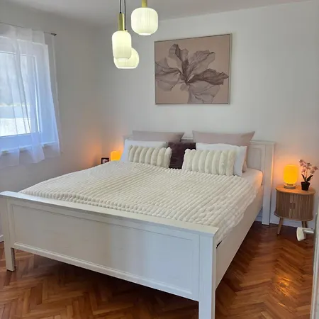 Thepaghouse Apartment *